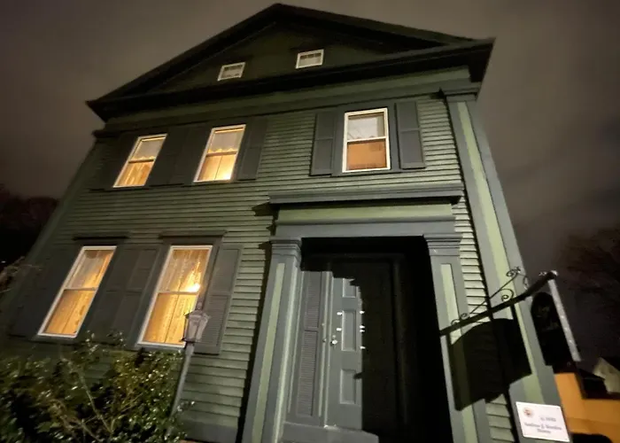 Lizzie Borden House Bed & Breakfast Fall River