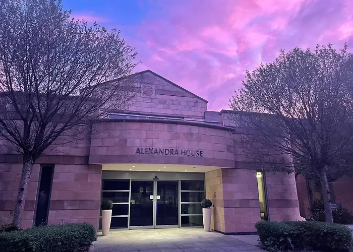 Alexandra House Hotel Swindon