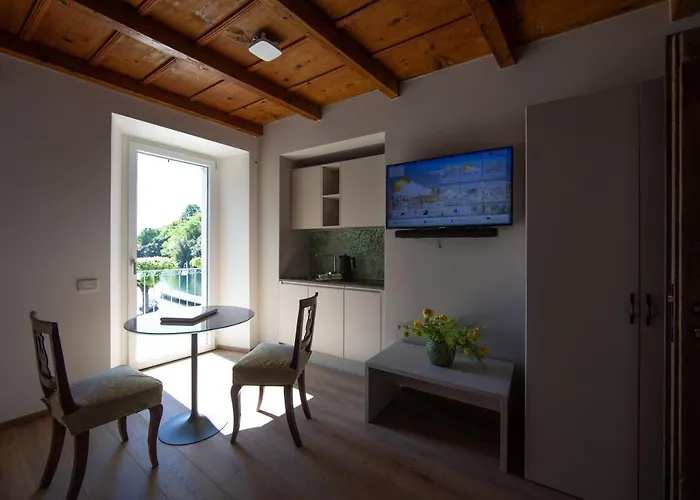 Casa Castagna 1620 Bed and Breakfast Mergozzo
