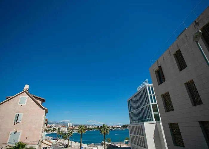 Garden Apartment Hotel Split