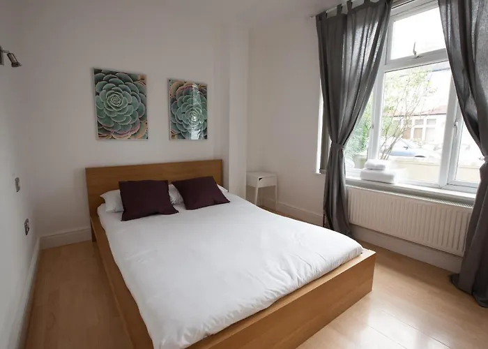 Tooting Rooms & Studio By Primecityhosts London