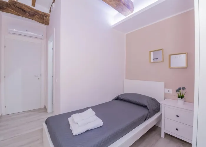 Residenza Borgo Guazzo - By Devona Rooms Parma