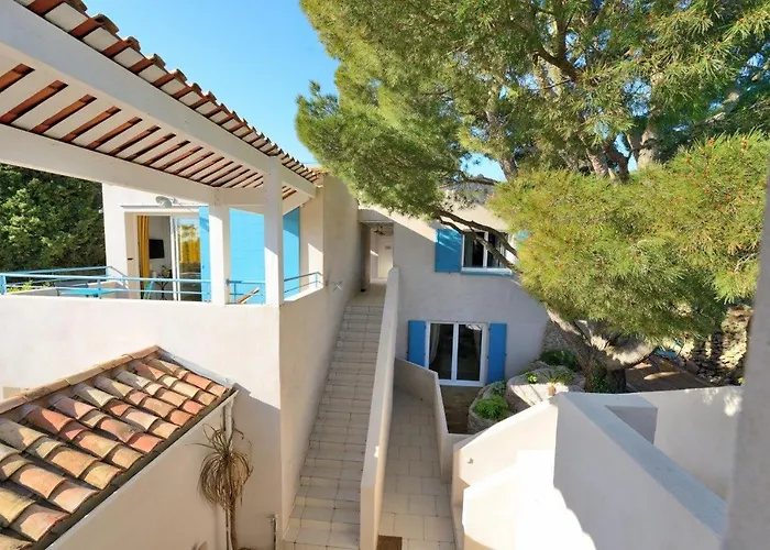 La Singuliere Bed & Breakfast Sete