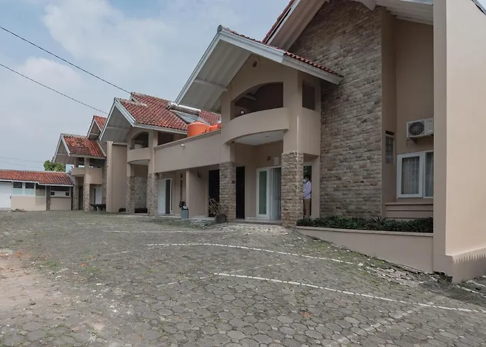 Rossan Villa Hotel Near Kampus Upi Setiabudhi Bandung