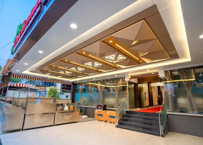 Hotel New Panchratna Ahilyanagar