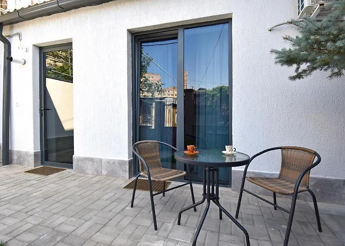 The Nut Guest House Erivan