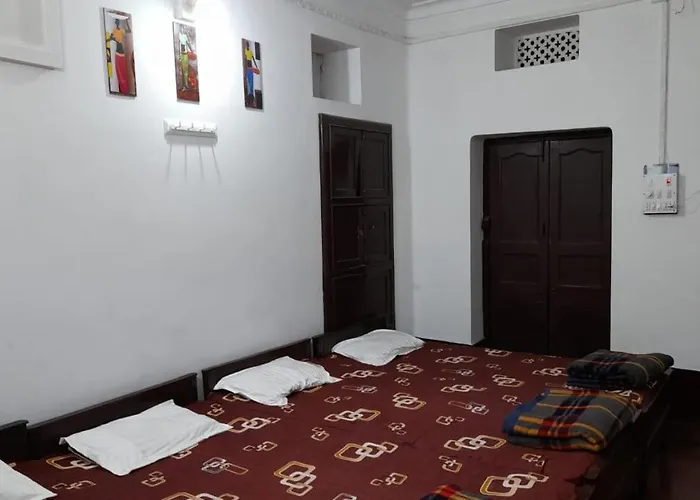 Call On 79031-58122 For Booking-Rupak Rest House Near Temple Only 2 Min Walking Distance Deoghar