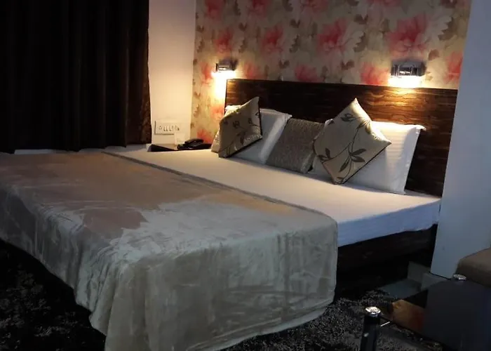 Hotel Kanha Inn Lucknow