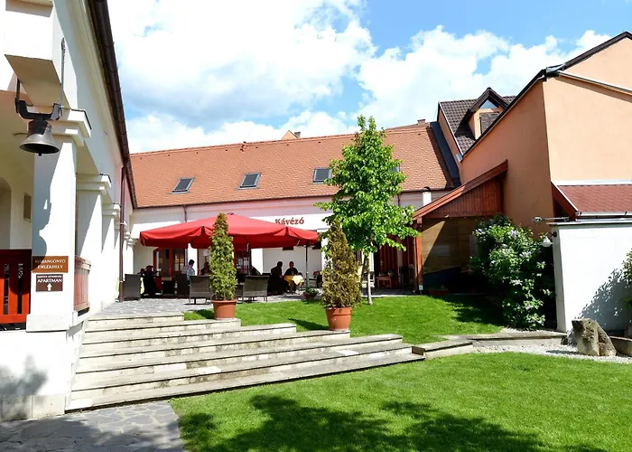 Servita Udvarház Eger