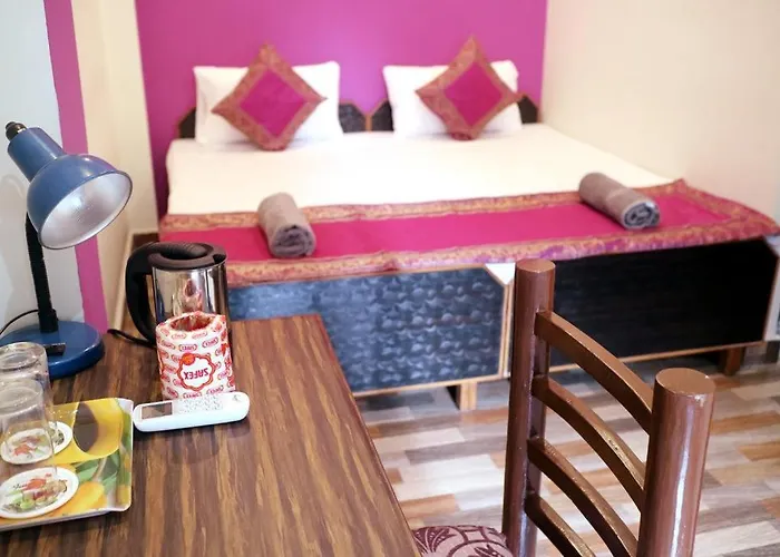 Relax Paying Guest House Varanasi