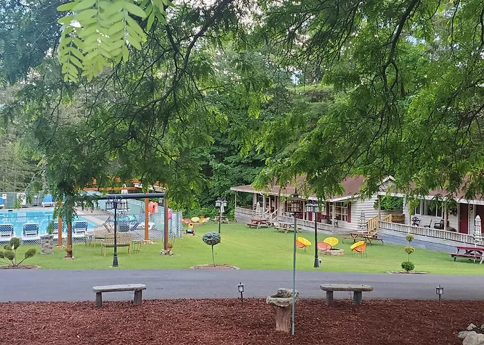 The Meadows Motel Lake George