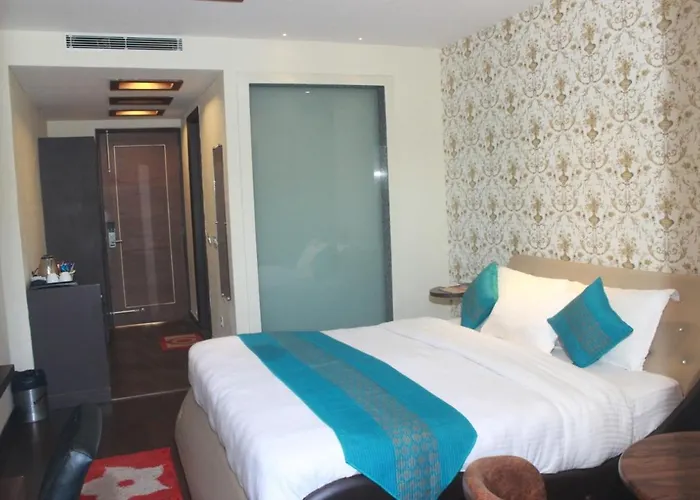 S S International Hotel Dalhousie