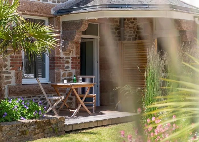 Hotel Les Costans, The Originals Relais Perros-Guirec