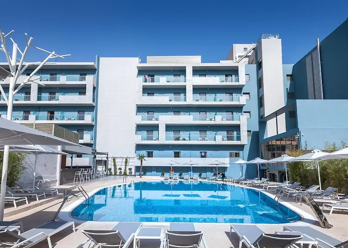 Blue Lagoon City Hotel İstanköy