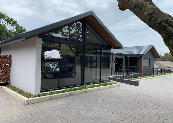 Coral Wood Self Catering Suites And B&B East London