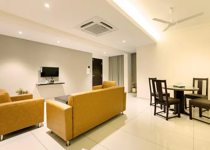 Hotel Paramount Suites & Service Apartments Mangalore