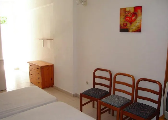 Room In Studio - Rock Garden Apartment By The Beach Pefki 
