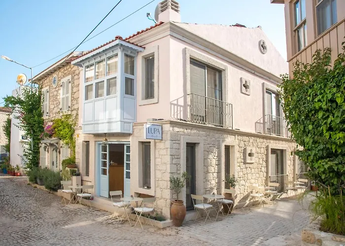 Lupa Alacati Çeşme