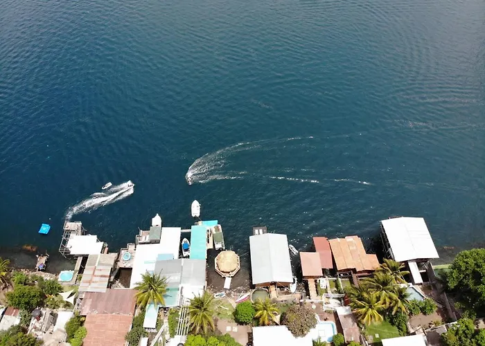 Captain Morgan Hostel Lake Coatepeque Santa Ana