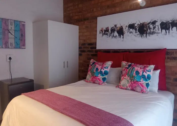Royal Stina Hotel-Style With Swimming Pool Johannesburg