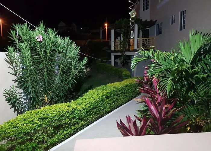 Cool Breeze Discovery Bay
