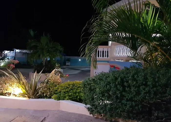 Cool Breeze Discovery Bay