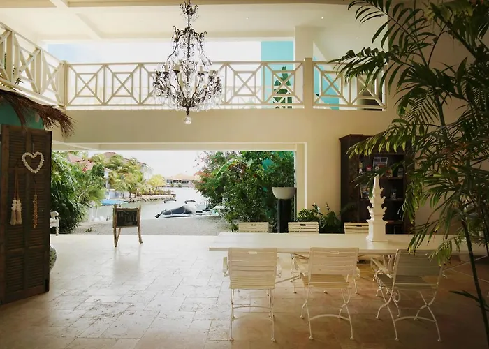 Ocean Breeze Boutique Hotel & Marina Kralendijk
