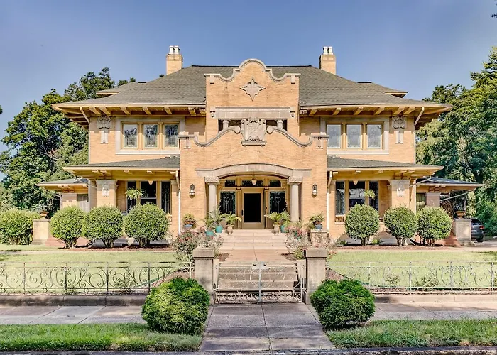 Oak Hall Bed And Breakfast Vicksburg
