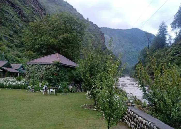 The Mother'S Riverfront Gushaini