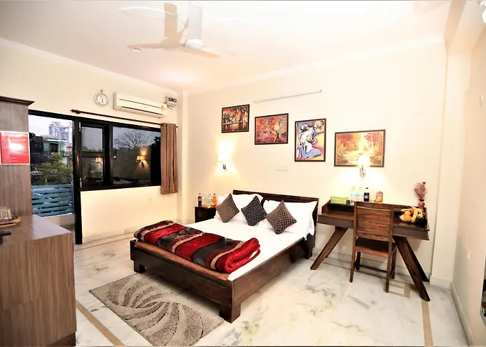 Bhambri Expo House Hotel Greater Noida