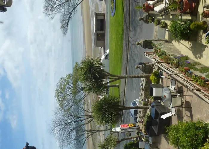 Whitehall Guest House Colwyn Bay