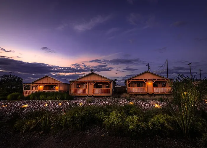 -Pet Friendly- Miners Cabin #5 -Two Double Beds - Private Balcony Tombstone