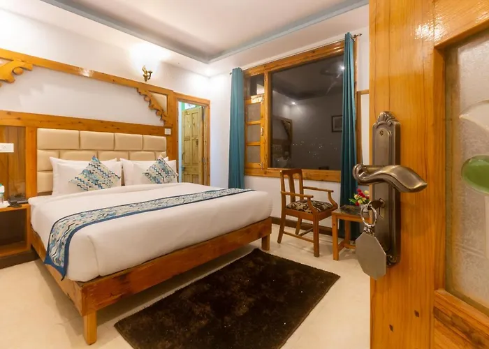 Golden Oak Bed & Breakfast Shimla