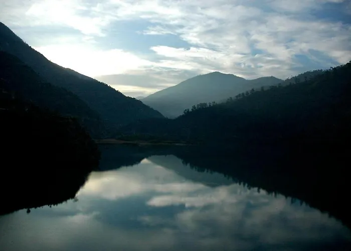 The Mother'S Riverfront Gushaini