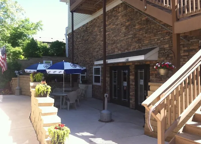 Price Pointe Inn Waukesha