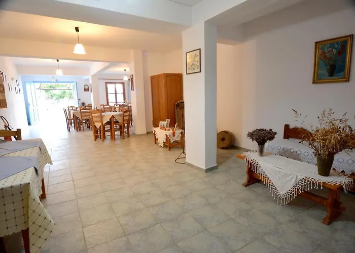 Hotel Atsitsa Kira Panagia