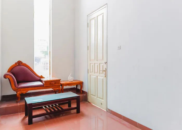 OYO 2547 Assirot Residence Near Medika Permata Hijau Hospital Jakarta