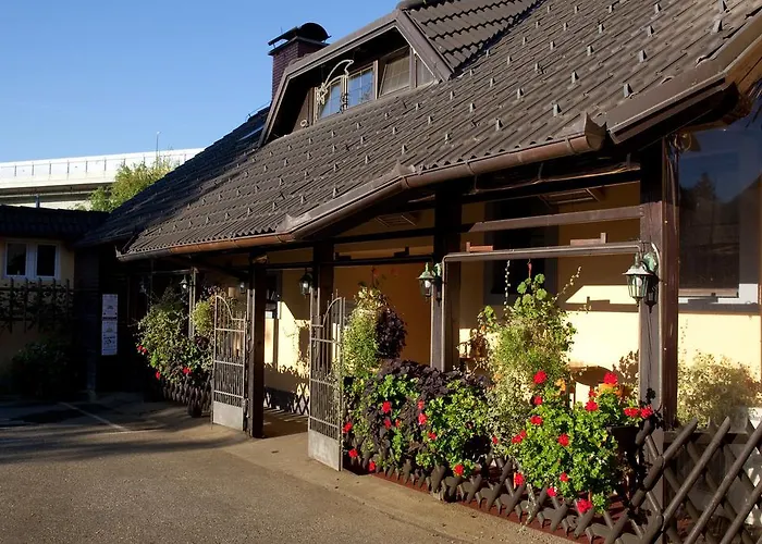 Crni Baron Pension Black Baron Marburg