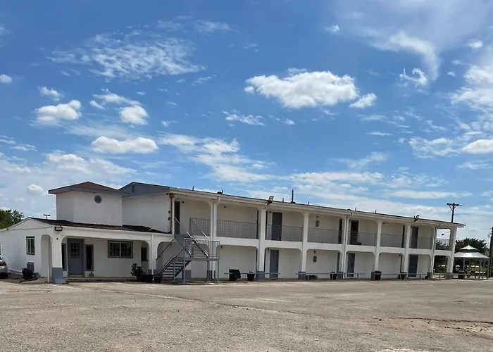 Dilley Executive Inn