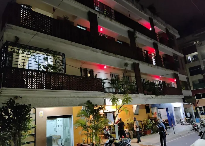 Fernandes Complex Hotel Bangalore