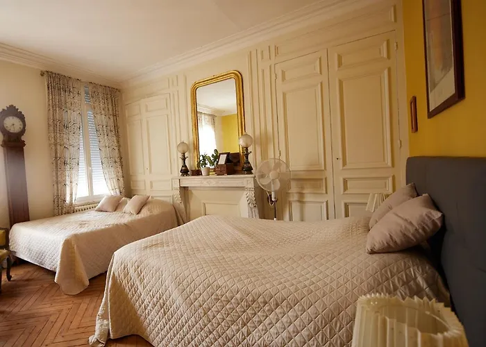 Hotel L'Antre de Gadag à Forges-les-Eaux