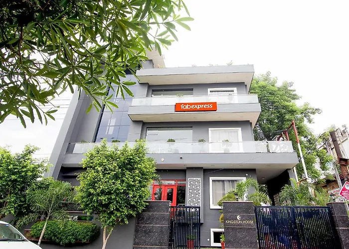 Fabhotel Kingston House Lucknow
