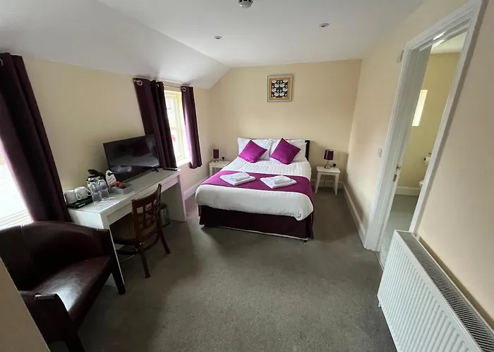 The Swan @Old Stratford Hotel Milton Keynes