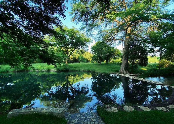 The Springs Retreat Hotel Leakey