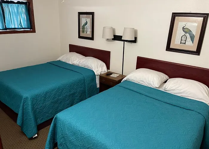 Highland Court Motel Fairmont