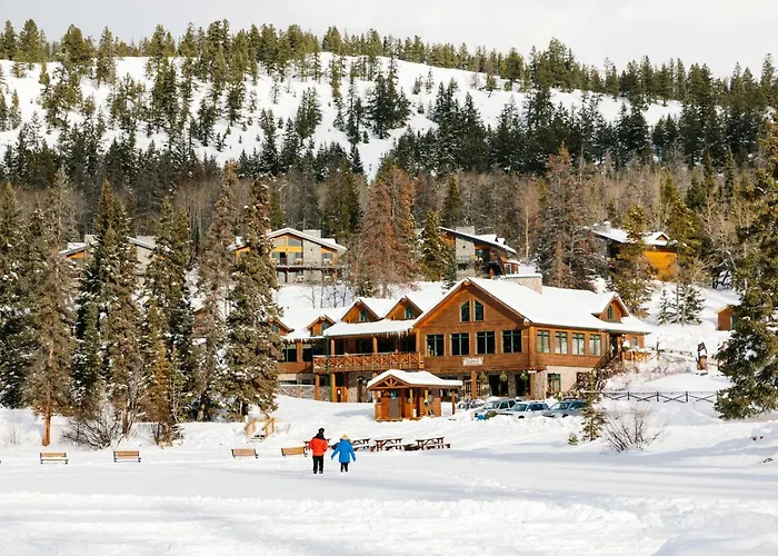 Pyramid Lake Lodge Jasper