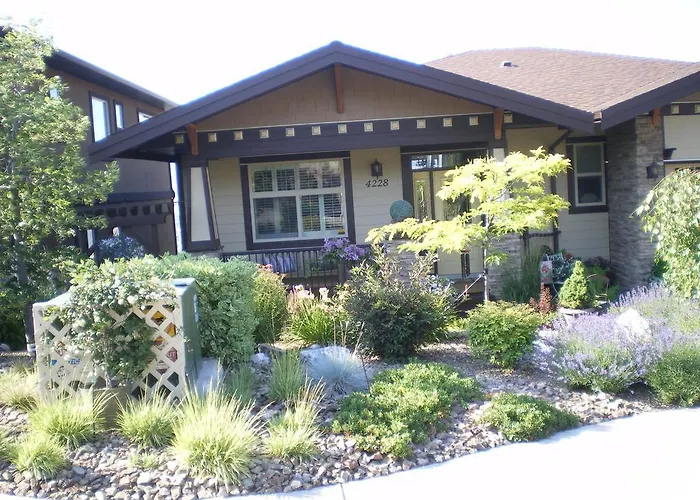 Turtle Mountain Inn Vernon