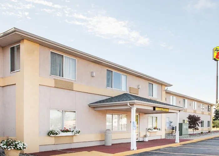 Super 8 By Wyndham Ionia Mi Hotel