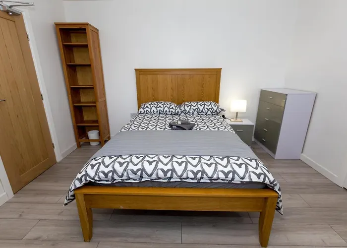 Comfortable Stay In Shirley, Solihull - Room-2
