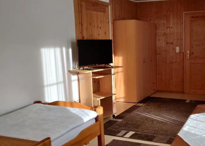 Pension Burger - Bed & Breakfast Weibersbrunn